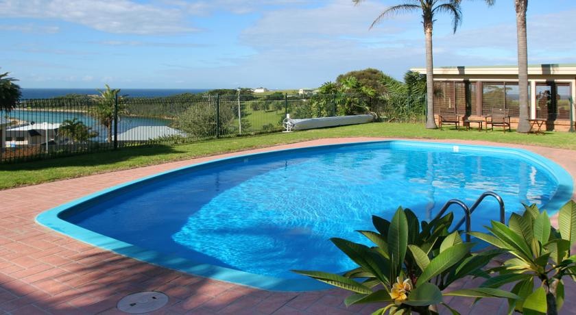 Whale Motor Inn 4*