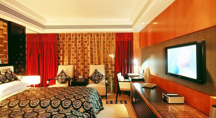 Milan Continental Hotel 5*