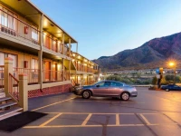 Rodeway Inn Glenwood Springs 2*