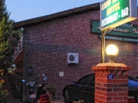 Longhouse Inn Hotel 