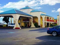 Quality Inn & Suites Redwood Coast 3*