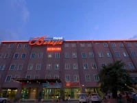Hotel Bahagia 3*
