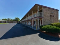 Econo Lodge East Hartford 3*