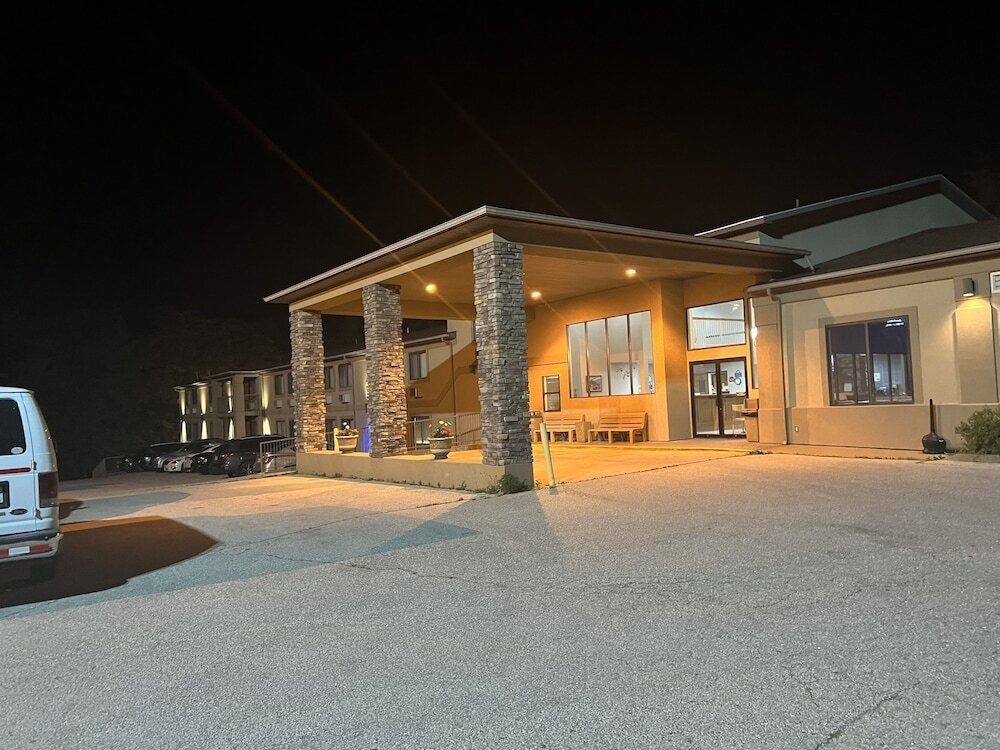 Days Inn Boonville 2*