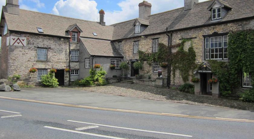 The Three Cocks Coaching Inn 3*