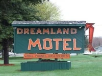 Dreamland Motel 2*