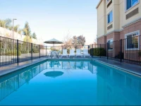 La Quinta Inn & Suites Tulare 3*