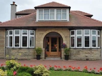 Whin Park Guest House 4*