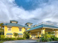 Naples Courtyard Inn