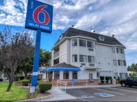 Motel 6 Escondido 1*