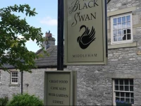 Black Swan Hotel 3*