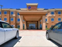 Comfort Suites Fort Worth 3*