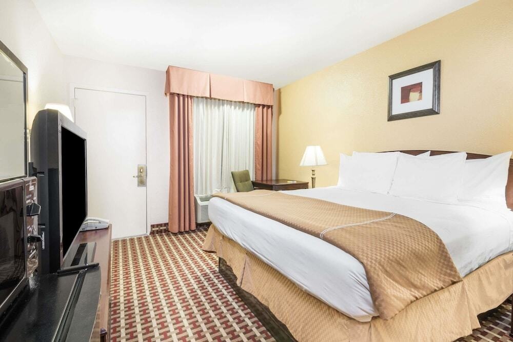 Days Inn Ottawa 2*