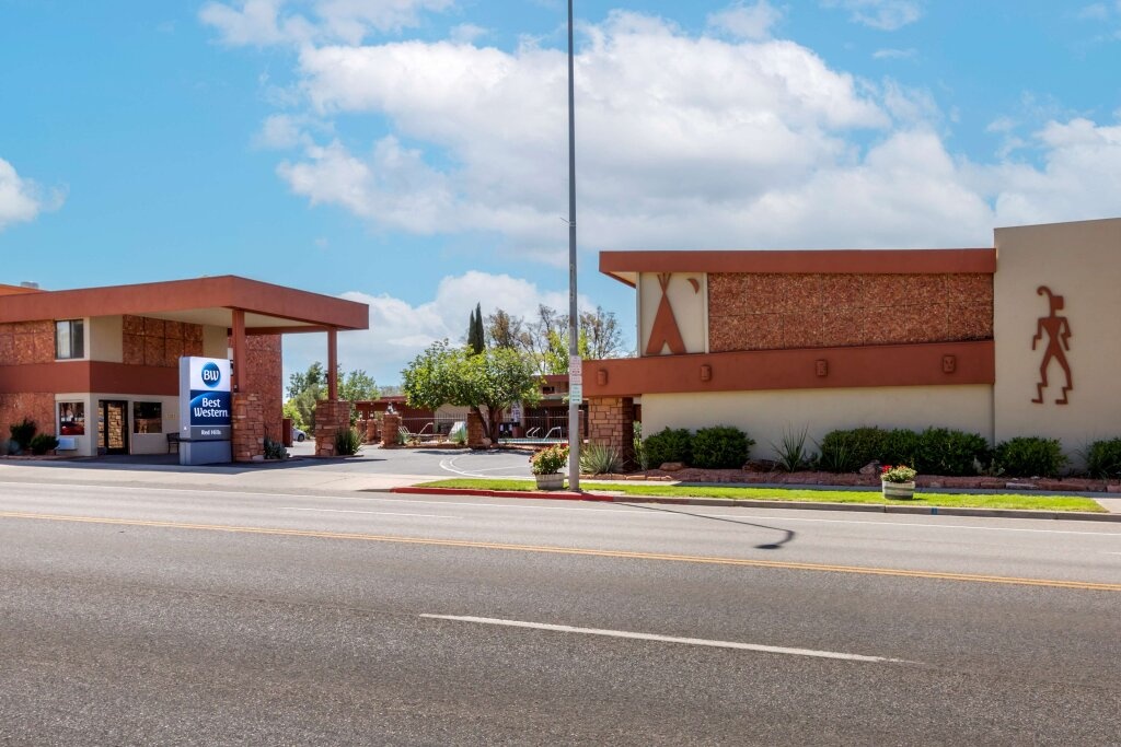 BEST WESTERN Red Hills 3*