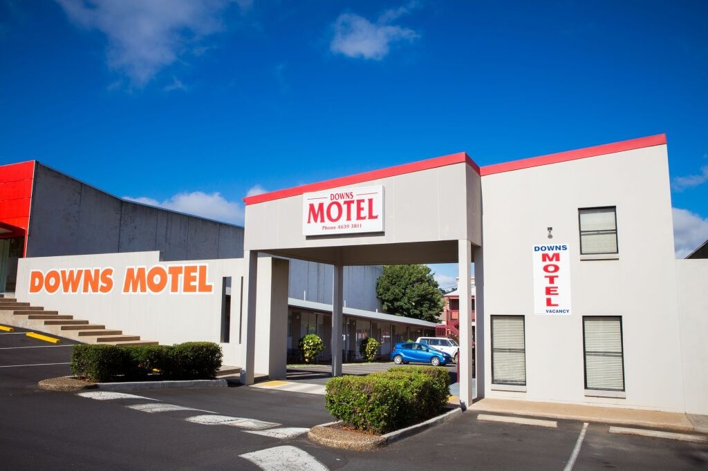 Downs Motel 3*