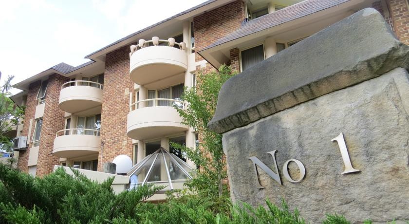 Wahroonga Waldorf Apartments 2*