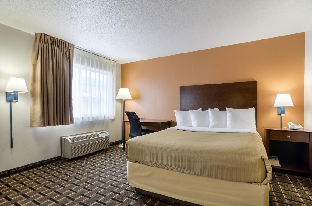 Days Inn Osceola 2*