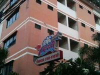 Coral Grand Place Bangkok 3*