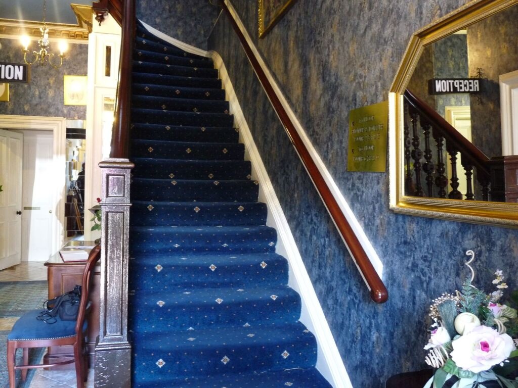 Alba Hills Guest House 2*