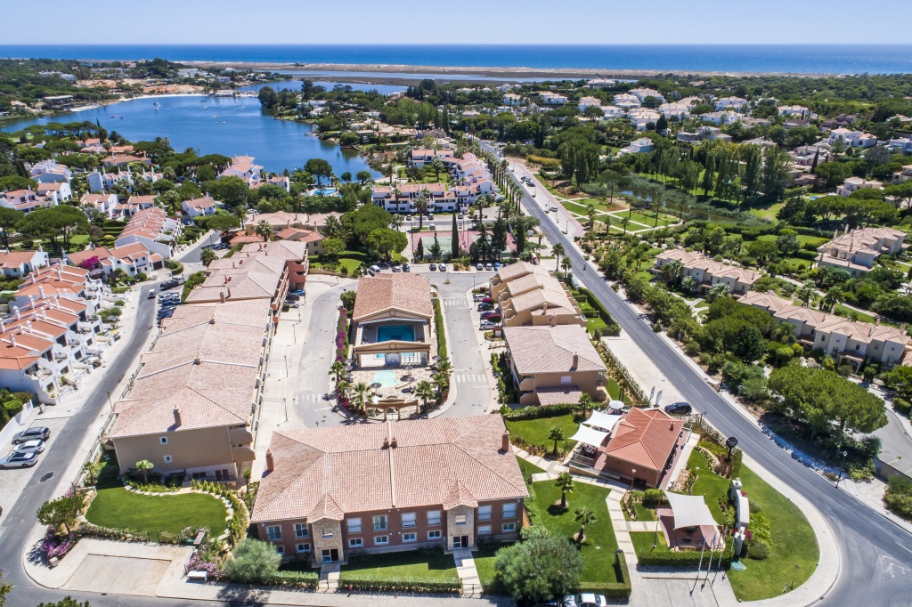 Lakeside Country Club 
