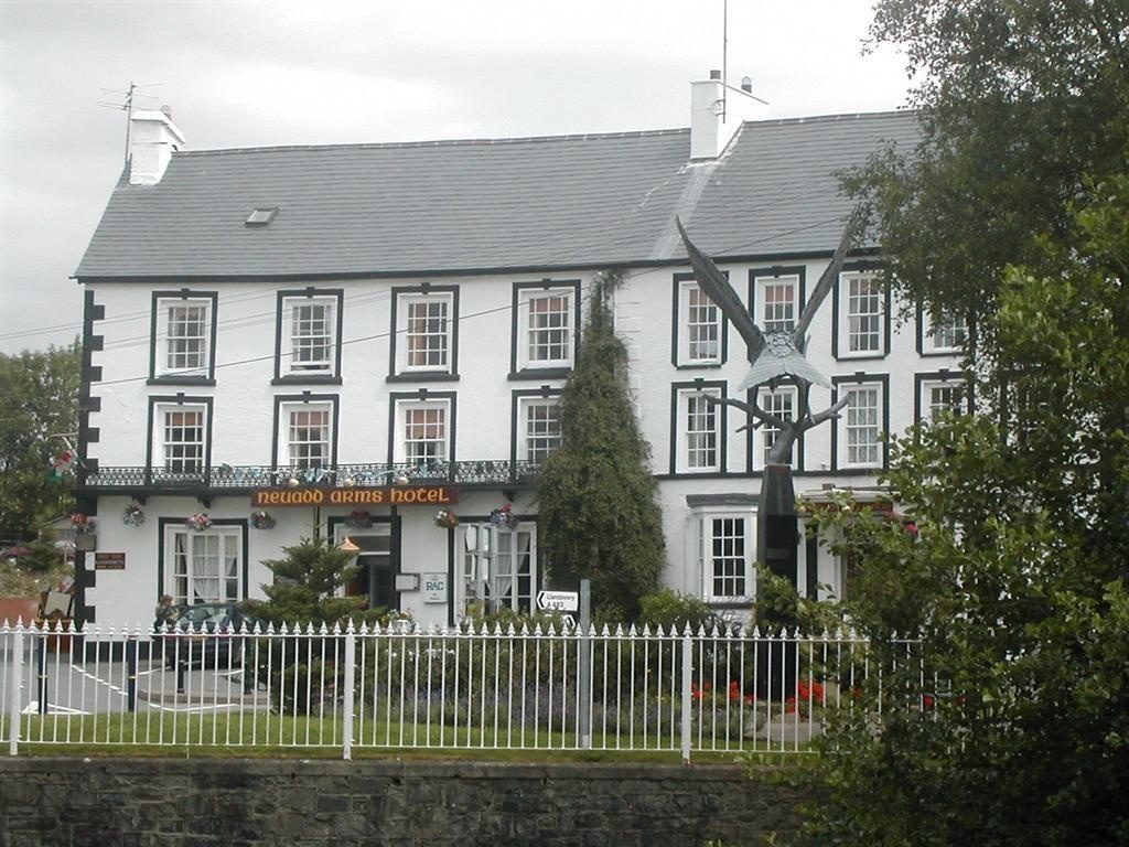 Neuadd Arms Hotel 1*