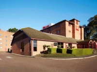 Ibis London Luton Airport 2*