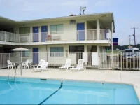 Motel 6 Lumberton 1*