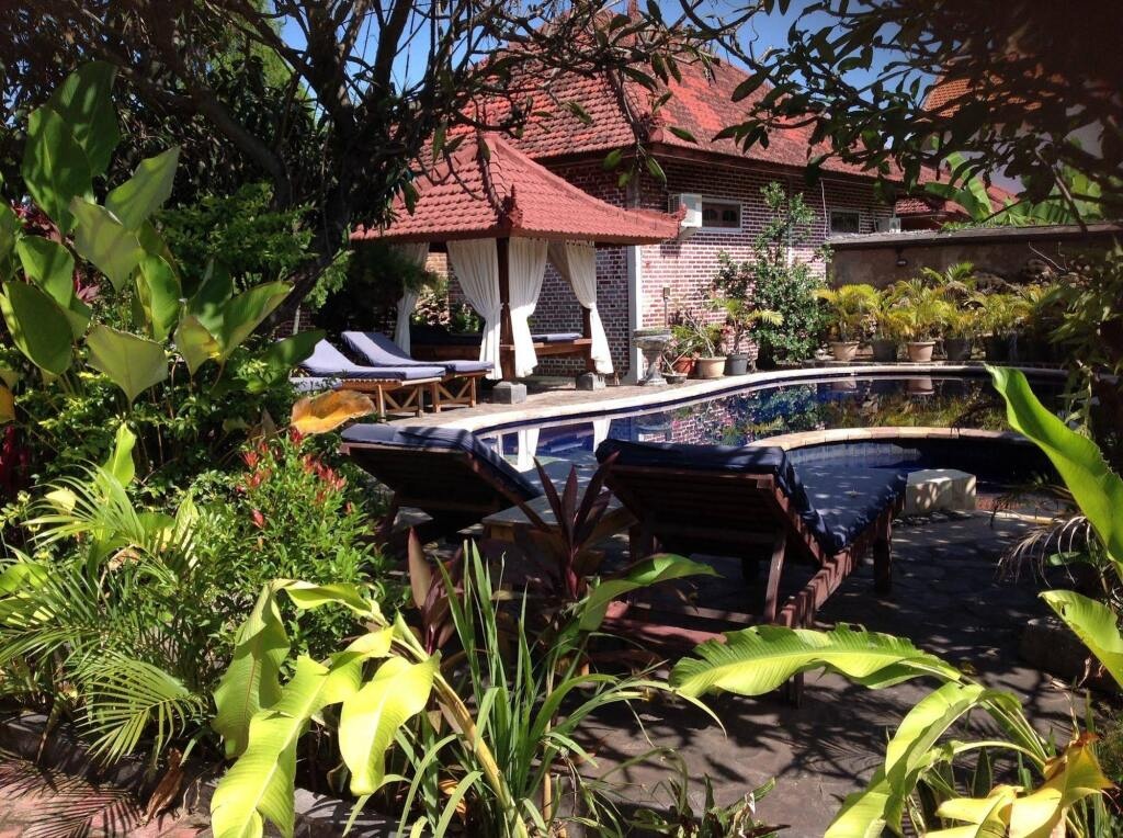 Mumbul Guesthouse 3*