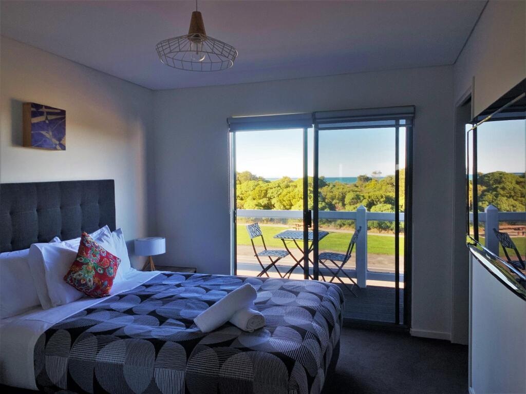 Coastal Motel 4*