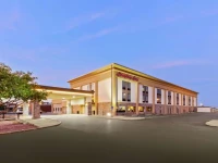 Hampton Inn Collinsville 3*
