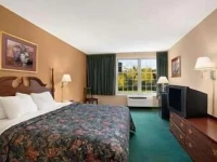 Days Inn Madisonville 2*