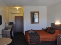 Augusta Courtyard Motel 3*