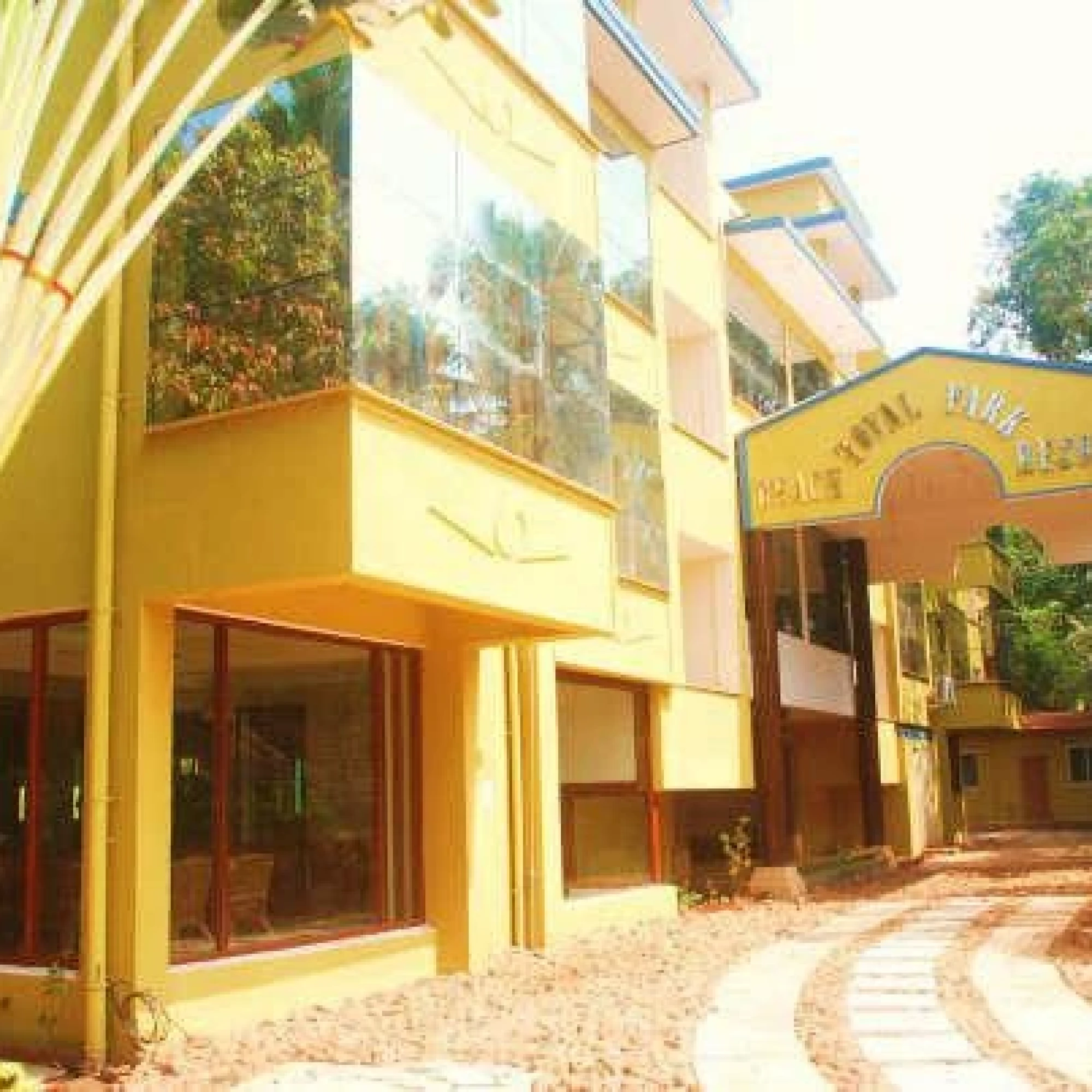 Royal Park Beach Resort 3*