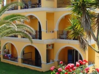 Spiti Nikos Apartments & Studios 3*