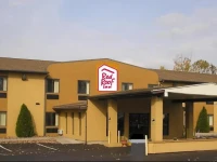 Red Roof Inn Denver 3*