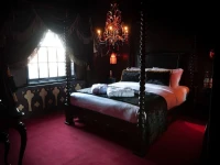 Crazy Bear Beaconsfield 5*