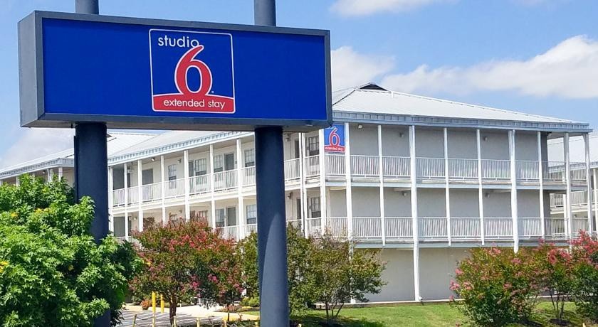 Studio 6 San Antonio Lackland AFB 2*