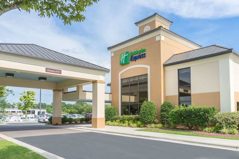 Holiday Inn Express New Bern 2*