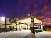 BEST WESTERN Pineywoods Inn 2*