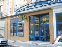 Logis Institut Hotel 2*