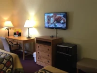Super 8 Manning 2*