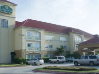 La Quinta Inn & Suites Mercedes 3*