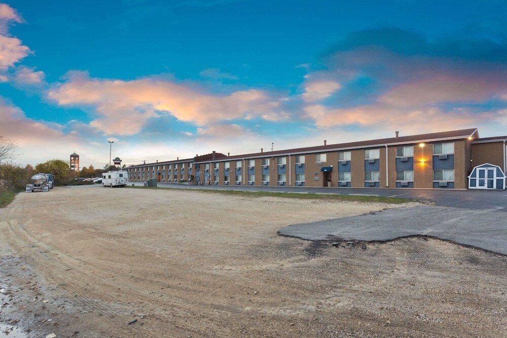 Days Inn Rockford 2*