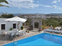 Manos Apartments 3*