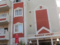 Basils Apart Hotel 