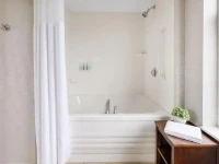 Courtyard Keene Downtown 3*