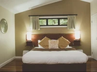 Montagues of Montville 4*