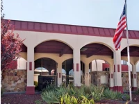 Days Inn New Stanton 2*