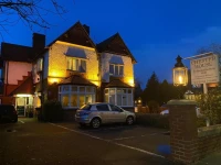 Chester House Guest House 3*