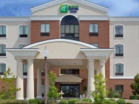 Holiday Inn Express Hotel & Suites Ennis 2*